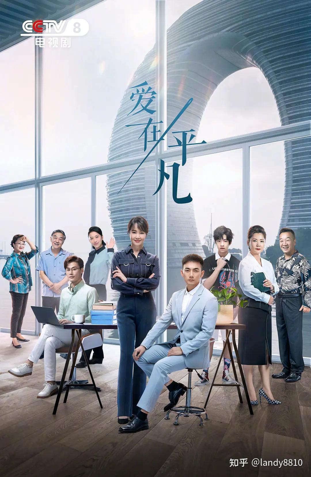 一个女人正被两个黑人夹在中间剧照1
